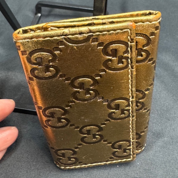 Gucci Metallic Gold GG Logo Card Key Wallet - Picture 4 of 16